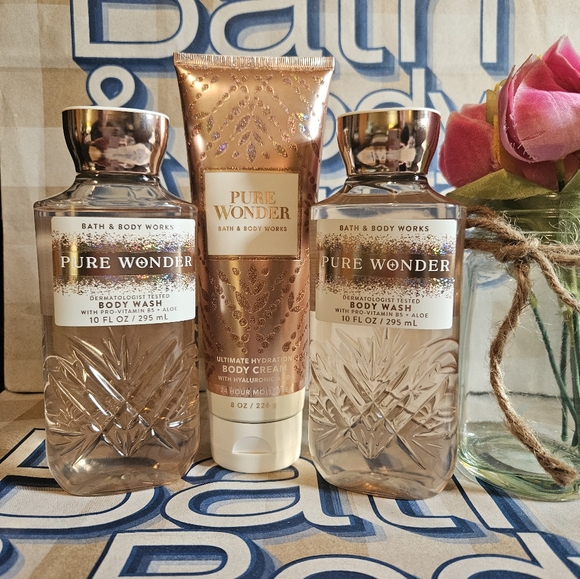 Bath & Body Works Other - NWT Bath & Body Works Pure Wonder 3-piece Set - Gold and White